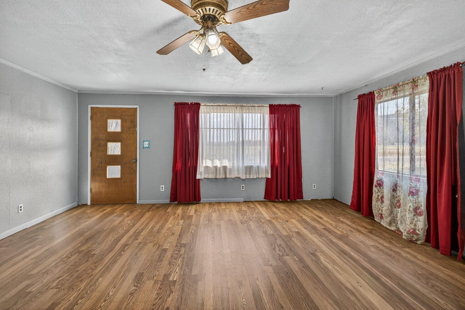 Prineville, Oregon, 97754, United States, 3 Bedrooms Bedrooms, ,1 BathroomBathrooms,Residential,For Sale,1971194