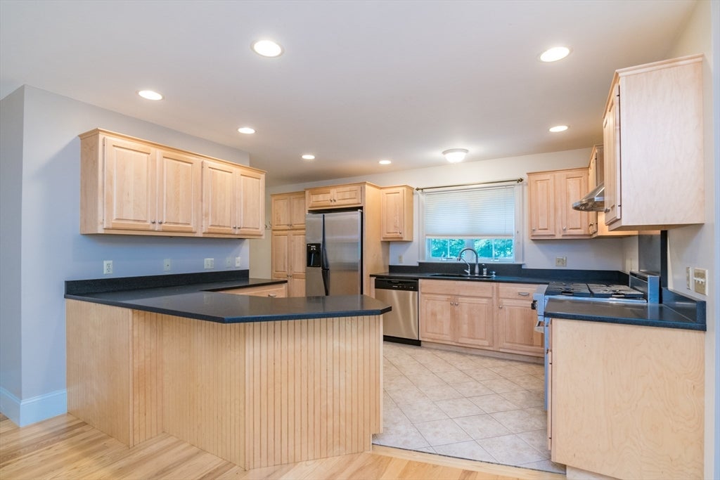 Bernardston, Massachusetts, 01337, United States, 3 Bedrooms Bedrooms, ,3 BathroomsBathrooms,Residential,For Sale,1912455