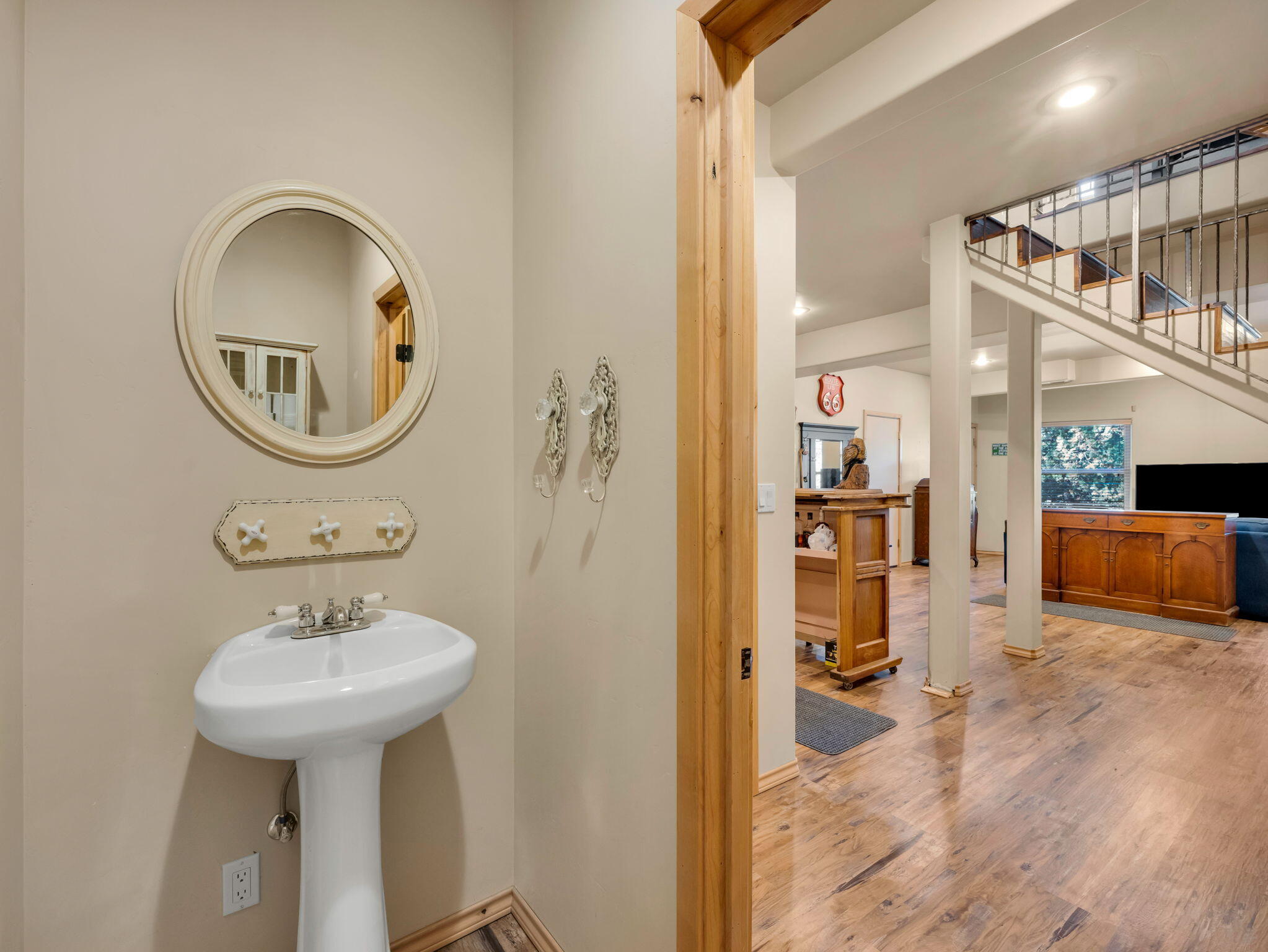 Pine, Arizona, 85544, United States, 3 Bedrooms Bedrooms, ,1 BathroomBathrooms,Residential,For Sale,1862408