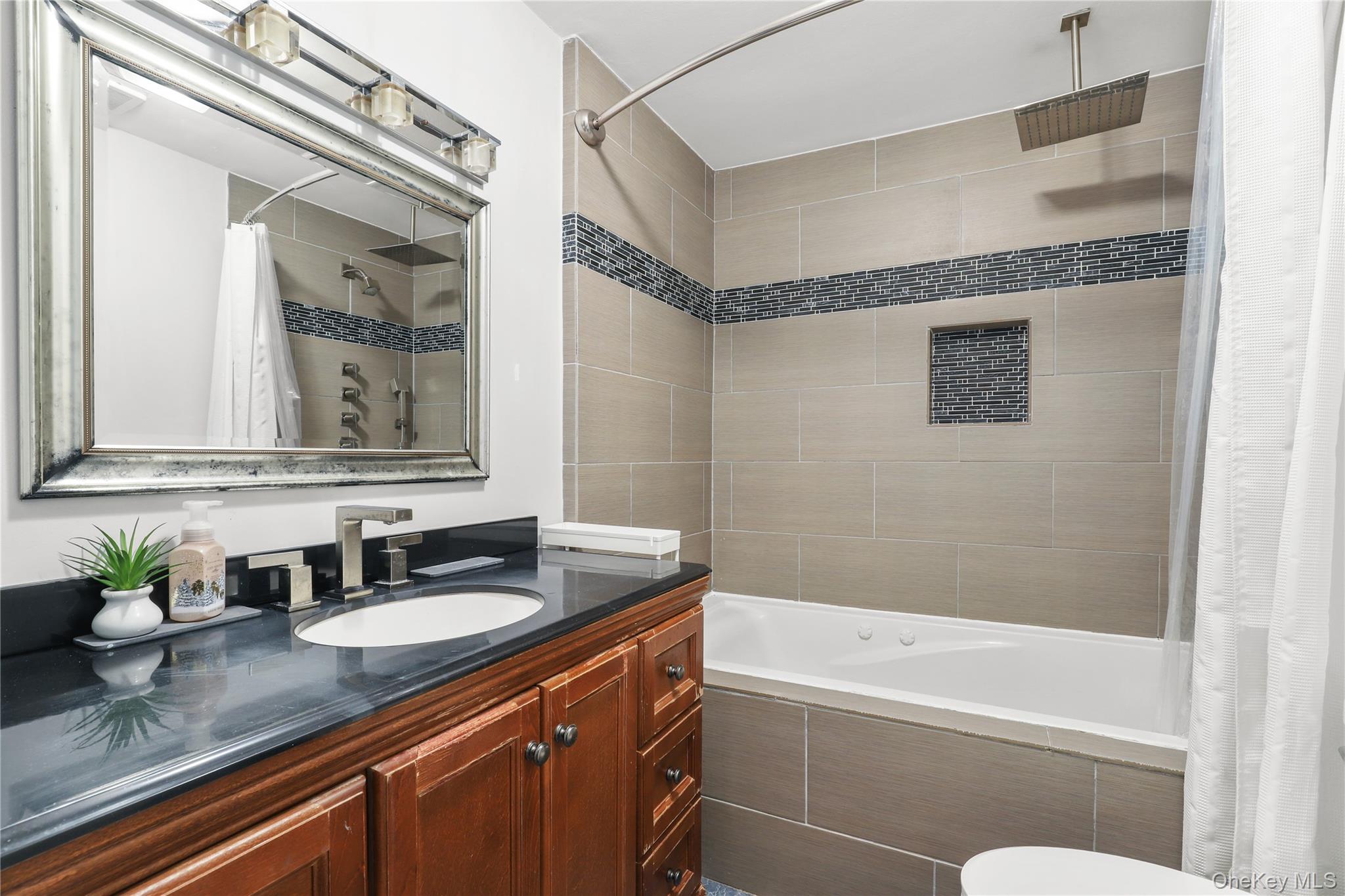 Tarrytown, New York, 10591, United States, 1 Bedroom Bedrooms, ,2 BathroomsBathrooms,Residential,For Sale,2006049