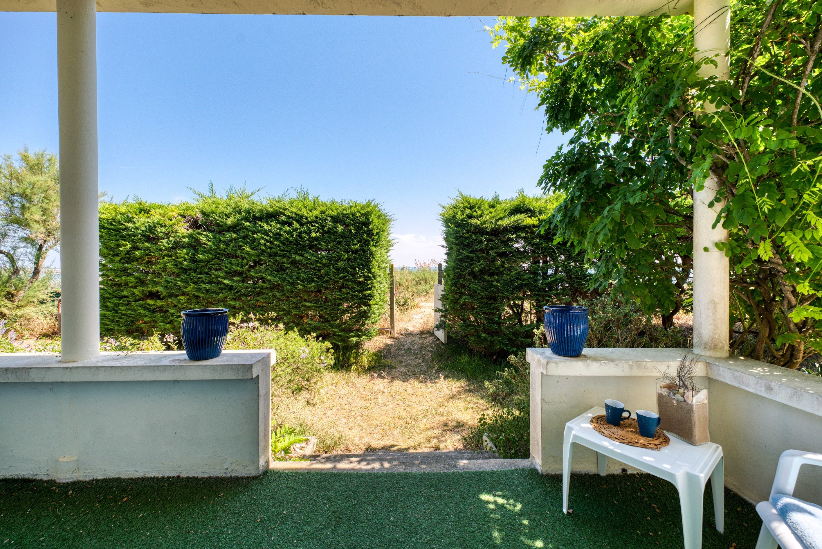  Charming House  Facing the Sea and Marina of Saint Denis d