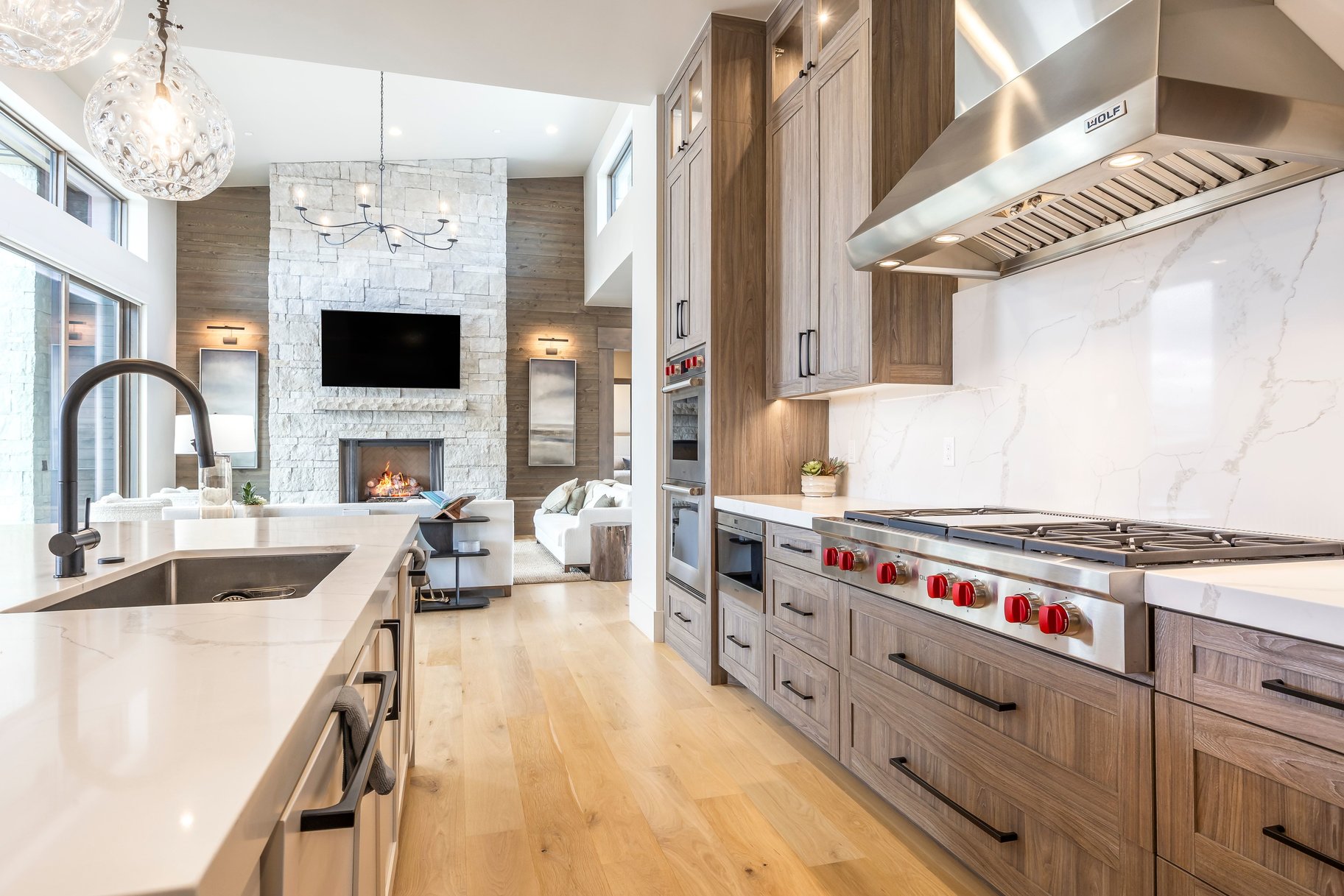  Beautiful Modern Custom Home with Rock Cliff Views at Victory Ranch - 物件實景