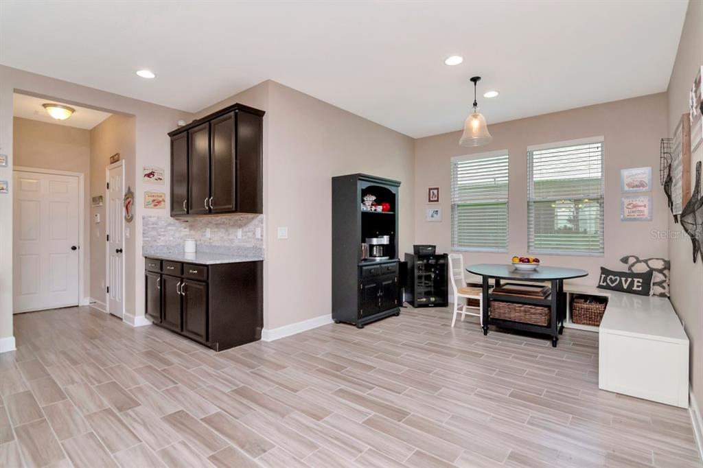 Bradenton, Florida, 34212, United States, 4 Bedrooms Bedrooms, ,4 BathroomsBathrooms,Residential,For Sale,1908693
