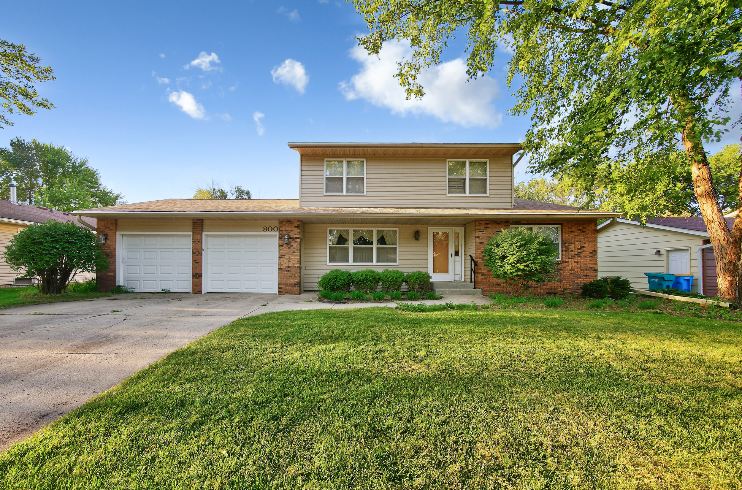 16th St, Owatonna, MN 55060