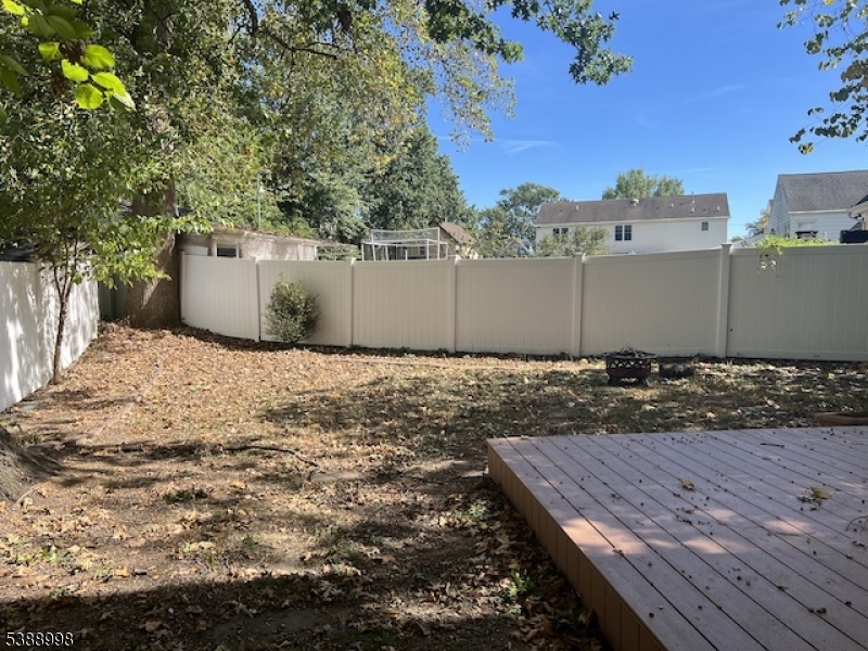 Teaneck Twp., New Jersey, 07666, United States, 3 Bedrooms Bedrooms, ,3 BathroomsBathrooms,Residential,For Sale,1996868