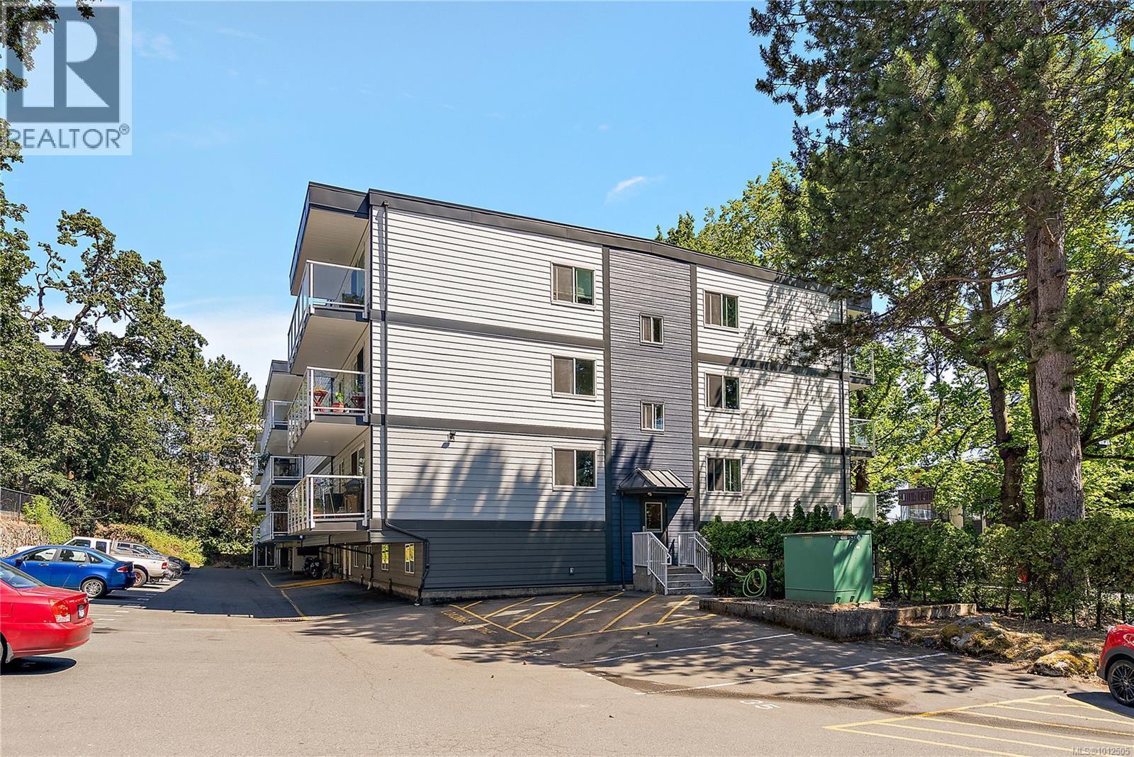 ESQUIMALT, British Columbia, V9A 3N4, CA, 3 Bedrooms Bedrooms, ,1 BathroomBathrooms,Residential,For Sale,1950228