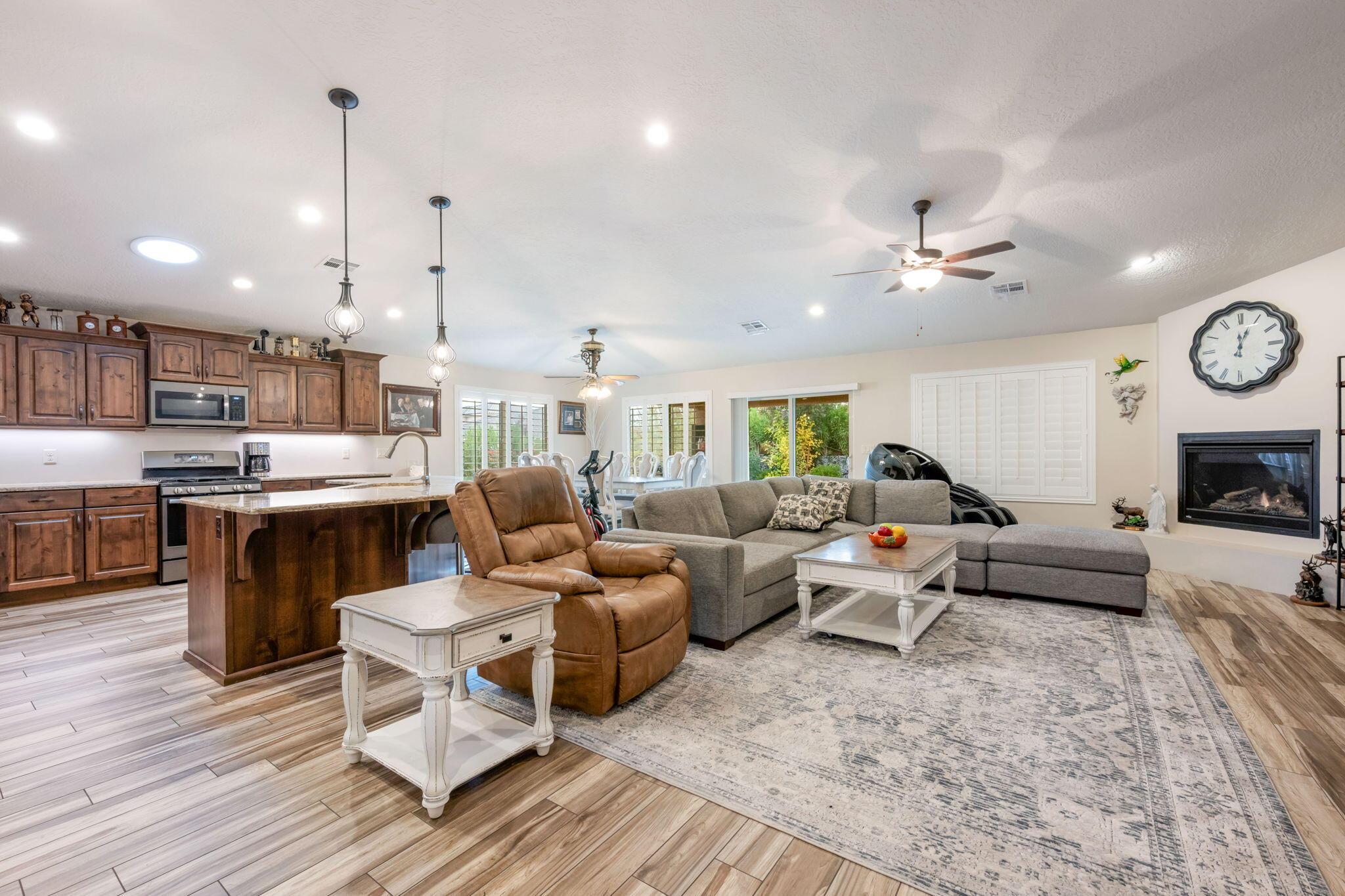 Washington, Utah, 84780, United States, 3 Bedrooms Bedrooms, ,4 BathroomsBathrooms,Residential,For Sale,1995130