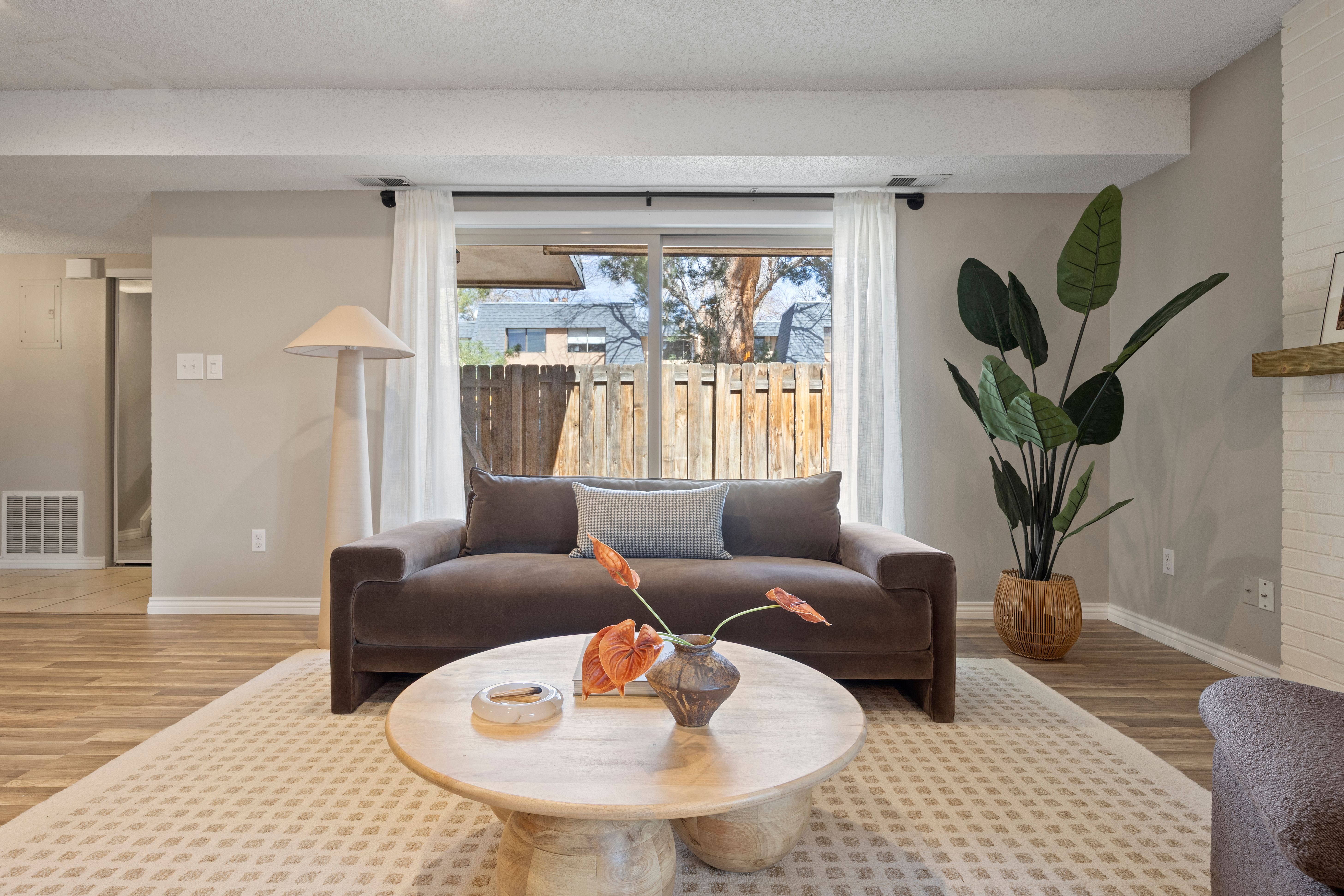  Light comes in From Extra Windows, Clean and Direct - 物件實景