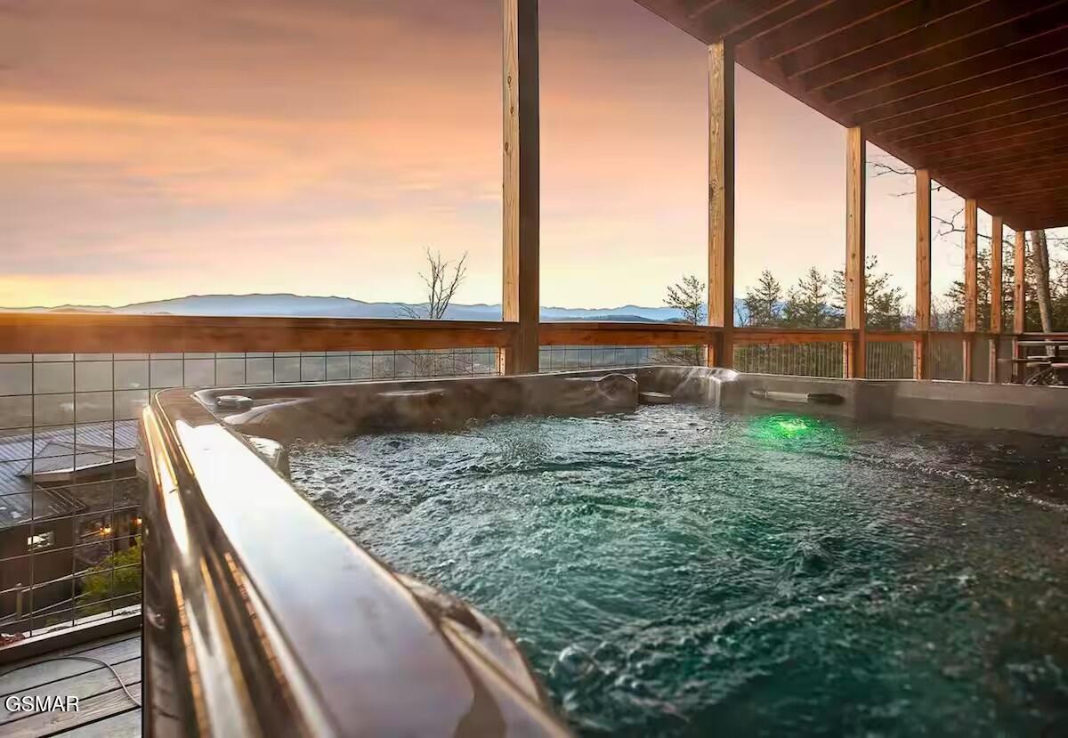 Sevierville, Tennessee, 37876, United States, 3 Bedrooms Bedrooms, ,5 BathroomsBathrooms,Residential,For Sale,1976900