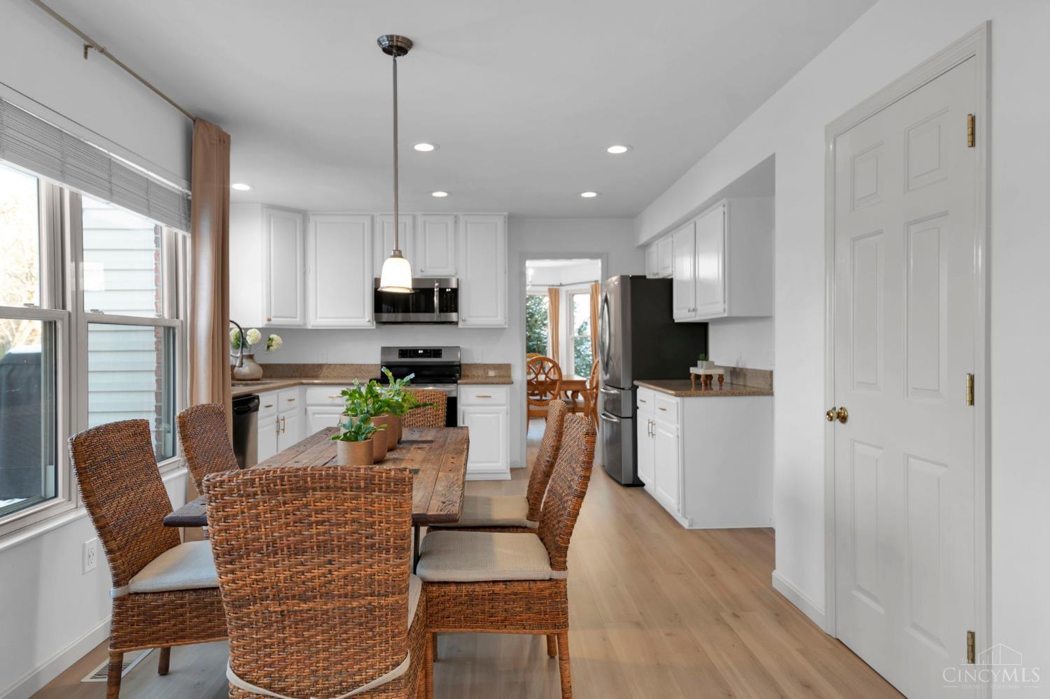 Loveland, Ohio, 45140, United States, 4 Bedrooms Bedrooms, ,3 BathroomsBathrooms,Residential,For Sale,1992143