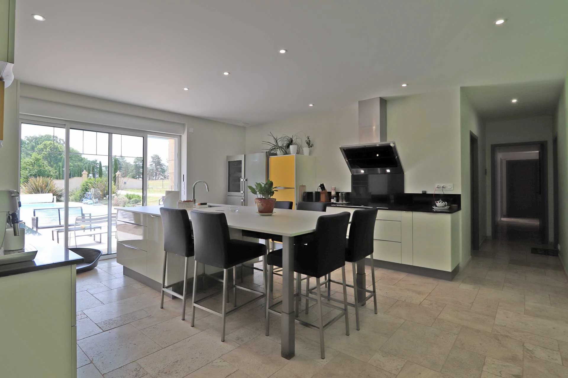 Bergerac, New Aquitaine, 24100, FR, 6 Bedrooms Bedrooms, ,7 BathroomsBathrooms,Residential,For Sale,1995635