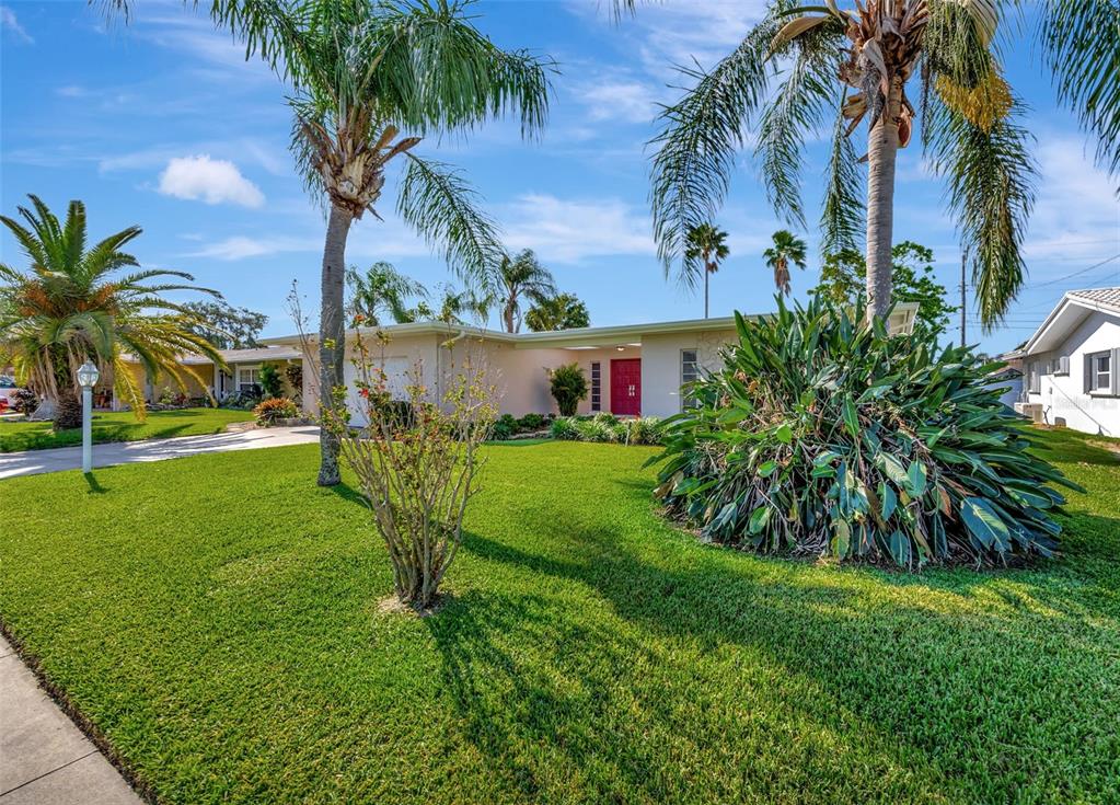 Largo, Florida, 33774, United States, 3 Bedrooms Bedrooms, ,2 BathroomsBathrooms,Residential,For Sale,1776970