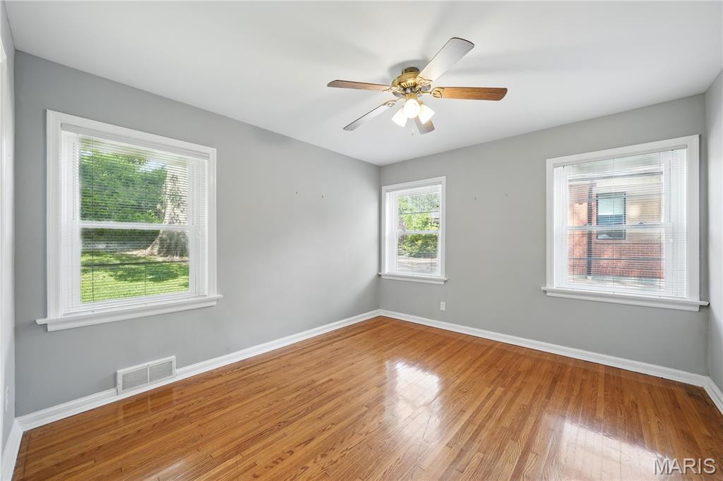 St Louis, Missouri, 63117, United States, 3 Bedrooms Bedrooms, ,2 BathroomsBathrooms,Residential,For Sale,1840220