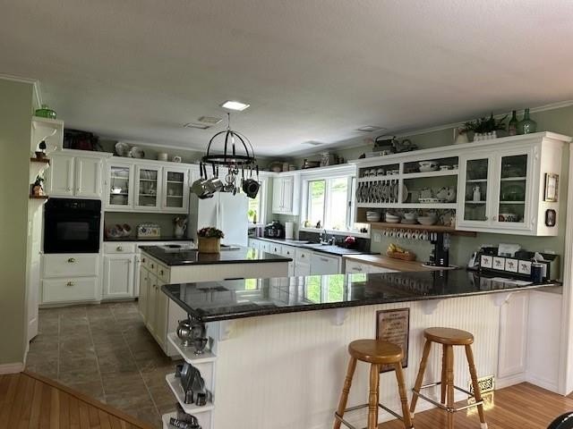 Green Forest, Arkansas, 72638, United States, 2 Bedrooms Bedrooms, ,2 BathroomsBathrooms,Residential,For Sale,1921534