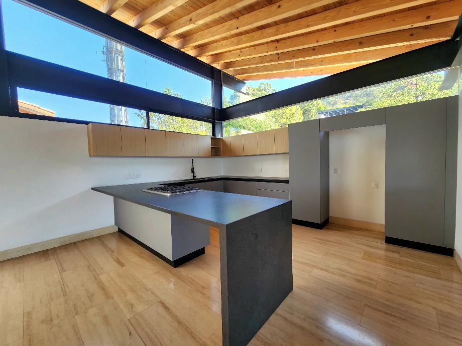 Valle de Bravo, Estado de México, 51200, Mexico, 4 Bedrooms Bedrooms, ,4 BathroomsBathrooms,Residential,For Sale,1722310