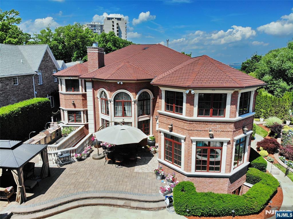 Fort Lee, New Jersey, 07024, United States, 6 Bedrooms Bedrooms, ,7 BathroomsBathrooms,Residential,For Sale,1891733
