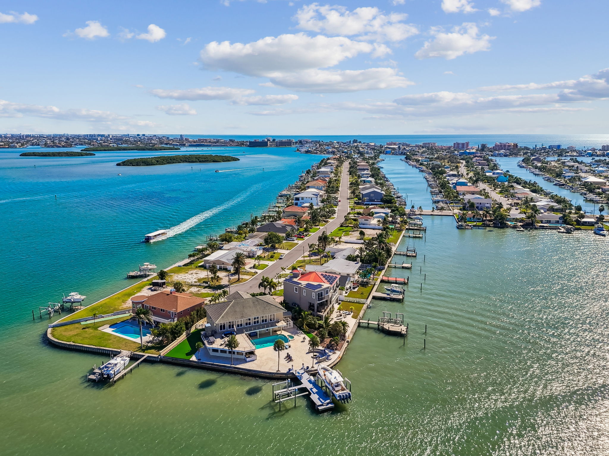 Madeira Beach, Florida, 33708, United States, 6 Bedrooms Bedrooms, ,6 BathroomsBathrooms,Residential,For Sale,1975666