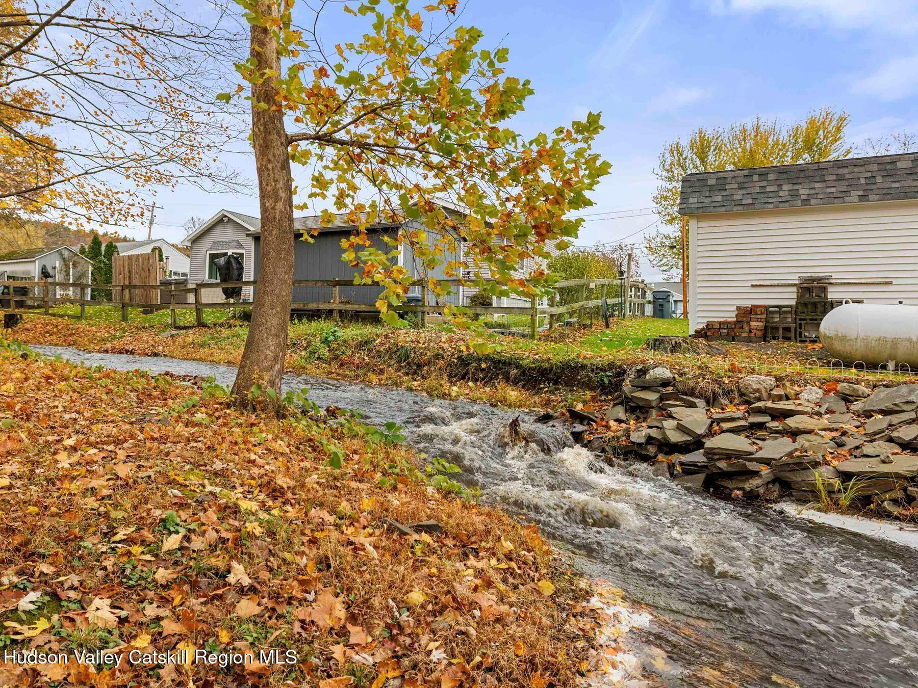 Lake Katrine, New York, 12449, United States, 4 Bedrooms Bedrooms, ,3 BathroomsBathrooms,Residential,For Sale,1987709