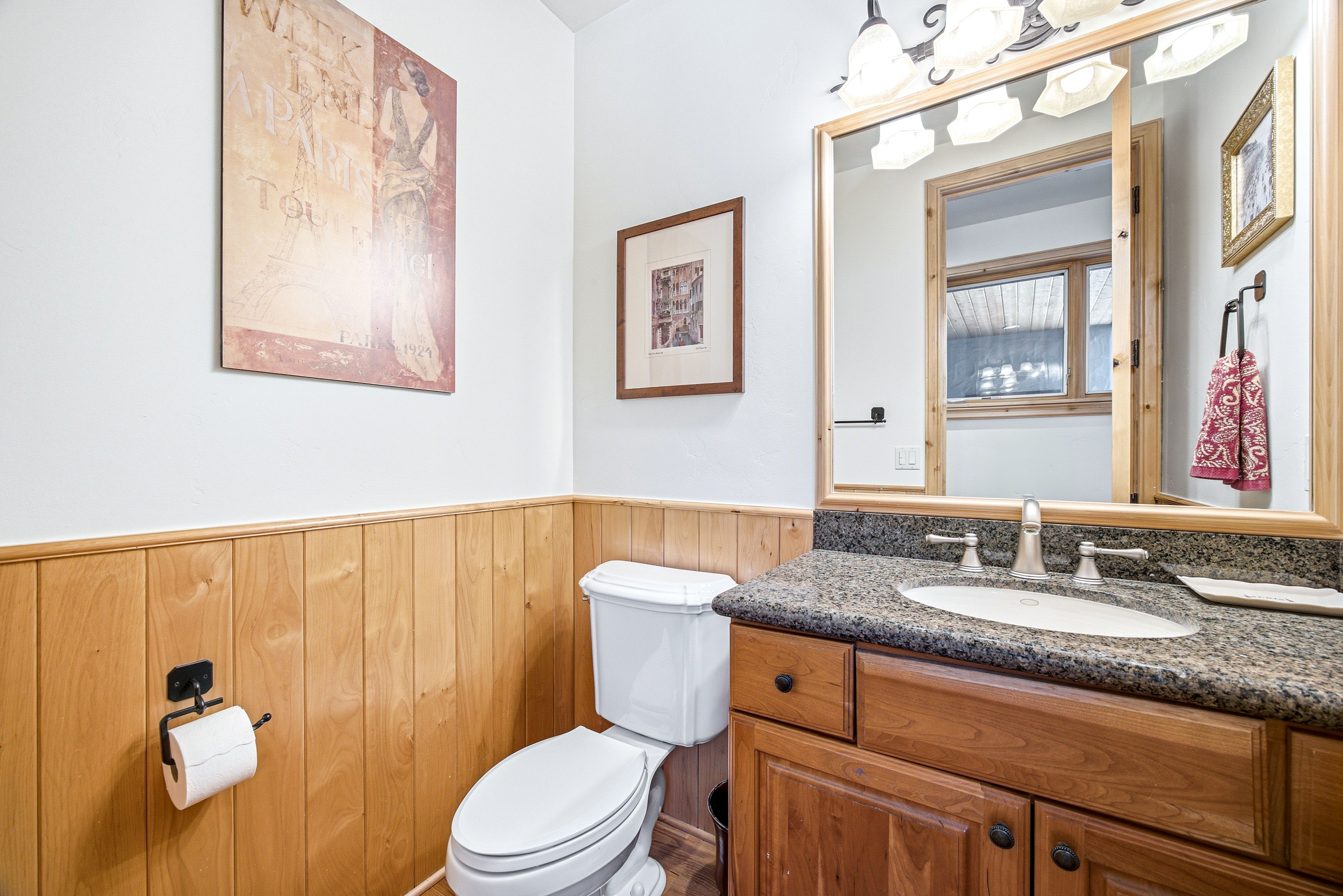  Custom-built, Single-family Home in the Exclusive Grand Traverse Neighborhood - 物件實景