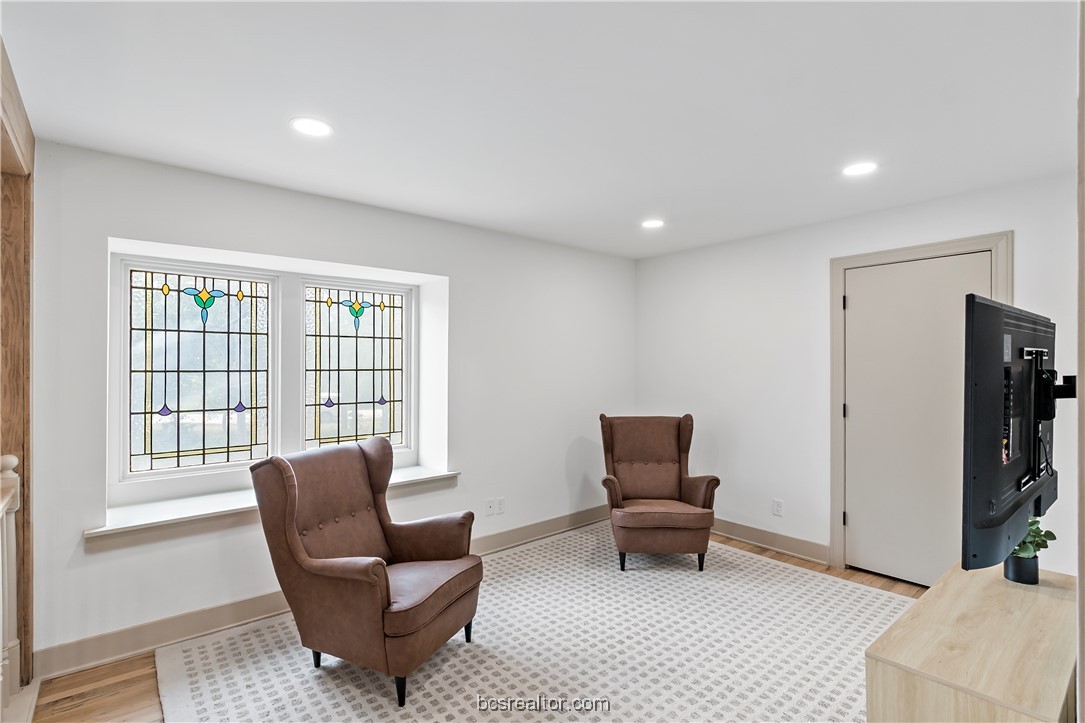 College Station, Texas, 77845, United States, 4 Bedrooms Bedrooms, ,5 BathroomsBathrooms,Residential,For Sale,1932091