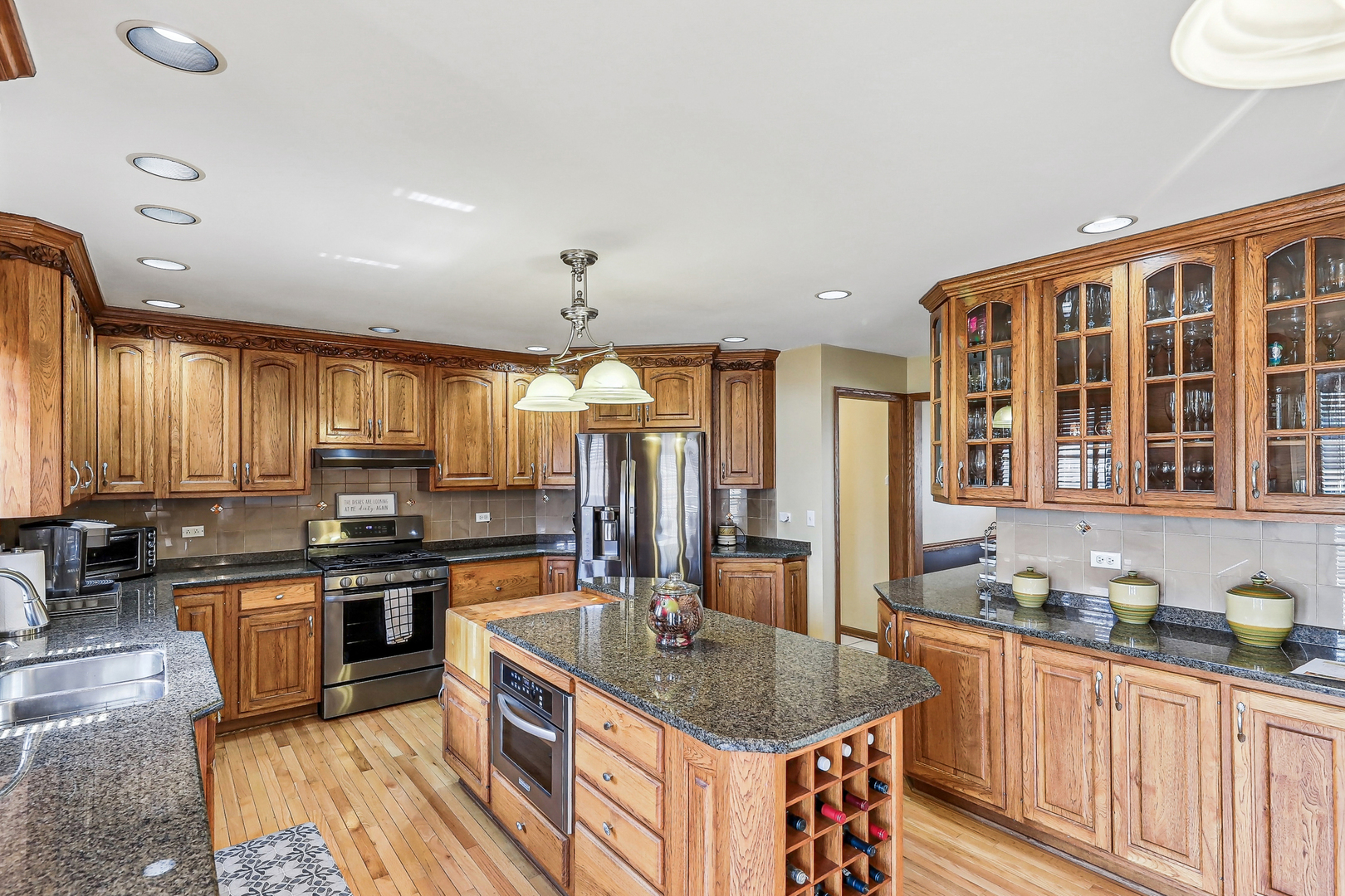 Orland Park, Illinois, 60467, United States, 5 Bedrooms Bedrooms, ,4 BathroomsBathrooms,Residential,For Sale,1784199