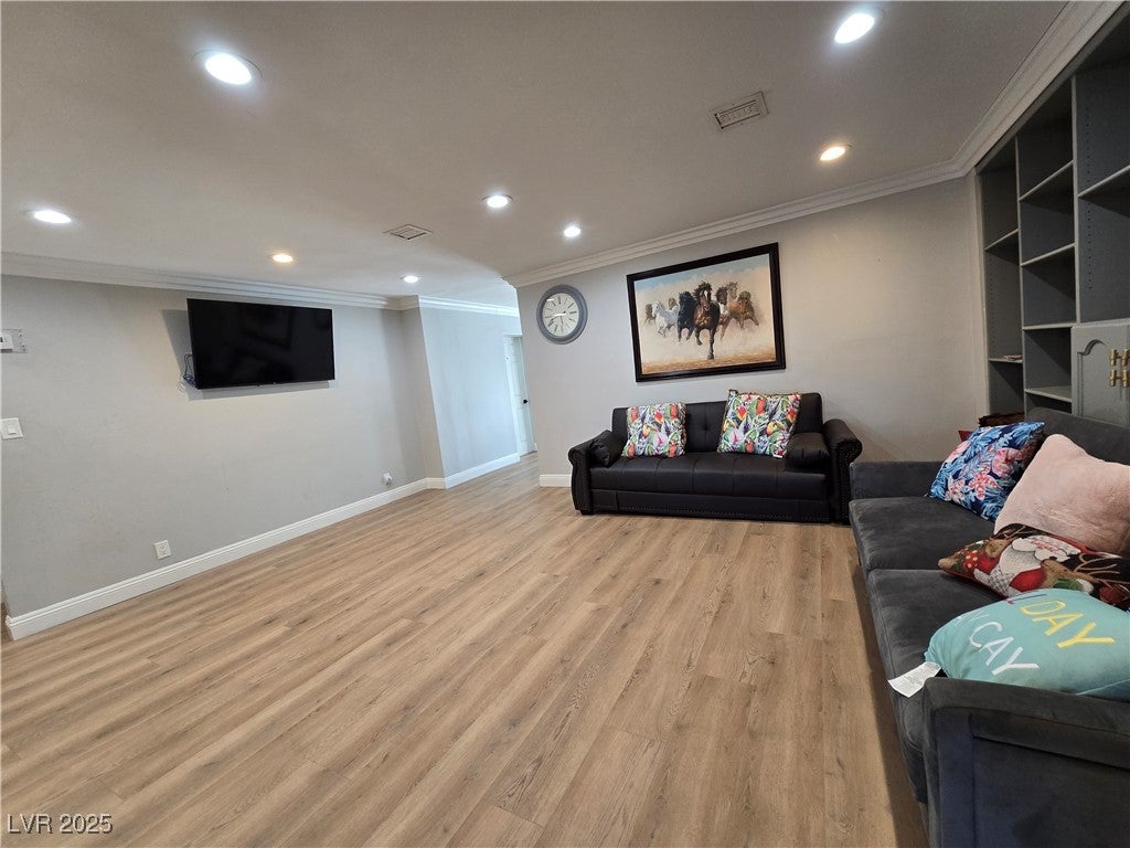 Las Vegas, Nevada, 89146, United States, 5 Bedrooms Bedrooms, ,1 BathroomBathrooms,Residential,For Sale,1881777