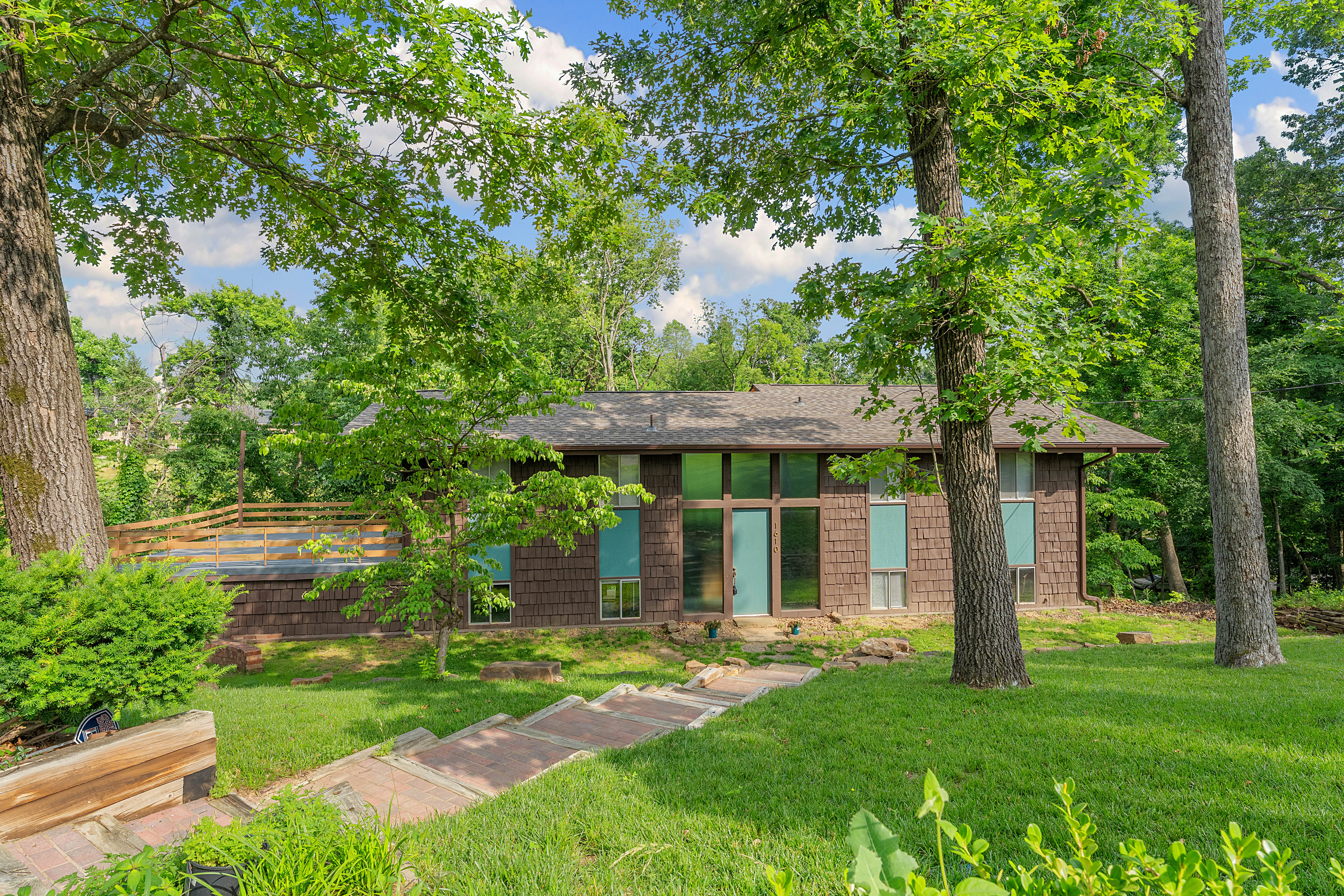 Bentonville, Arkansas, 72712, United States, 3 Bedrooms Bedrooms, ,2 BathroomsBathrooms,Residential,For Sale,1846586
