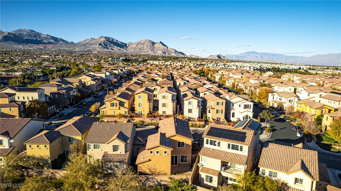 Las Vegas, Nevada, 89135, United States, 3 Bedrooms Bedrooms, ,3 BathroomsBathrooms,Residential,For Sale,2003378