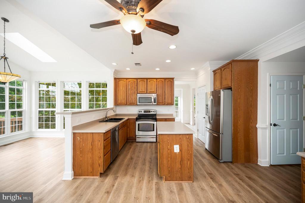 Bealeton, Virginia, 22712, United States, 6 Bedrooms Bedrooms, ,4 BathroomsBathrooms,Residential,For Sale,1916093