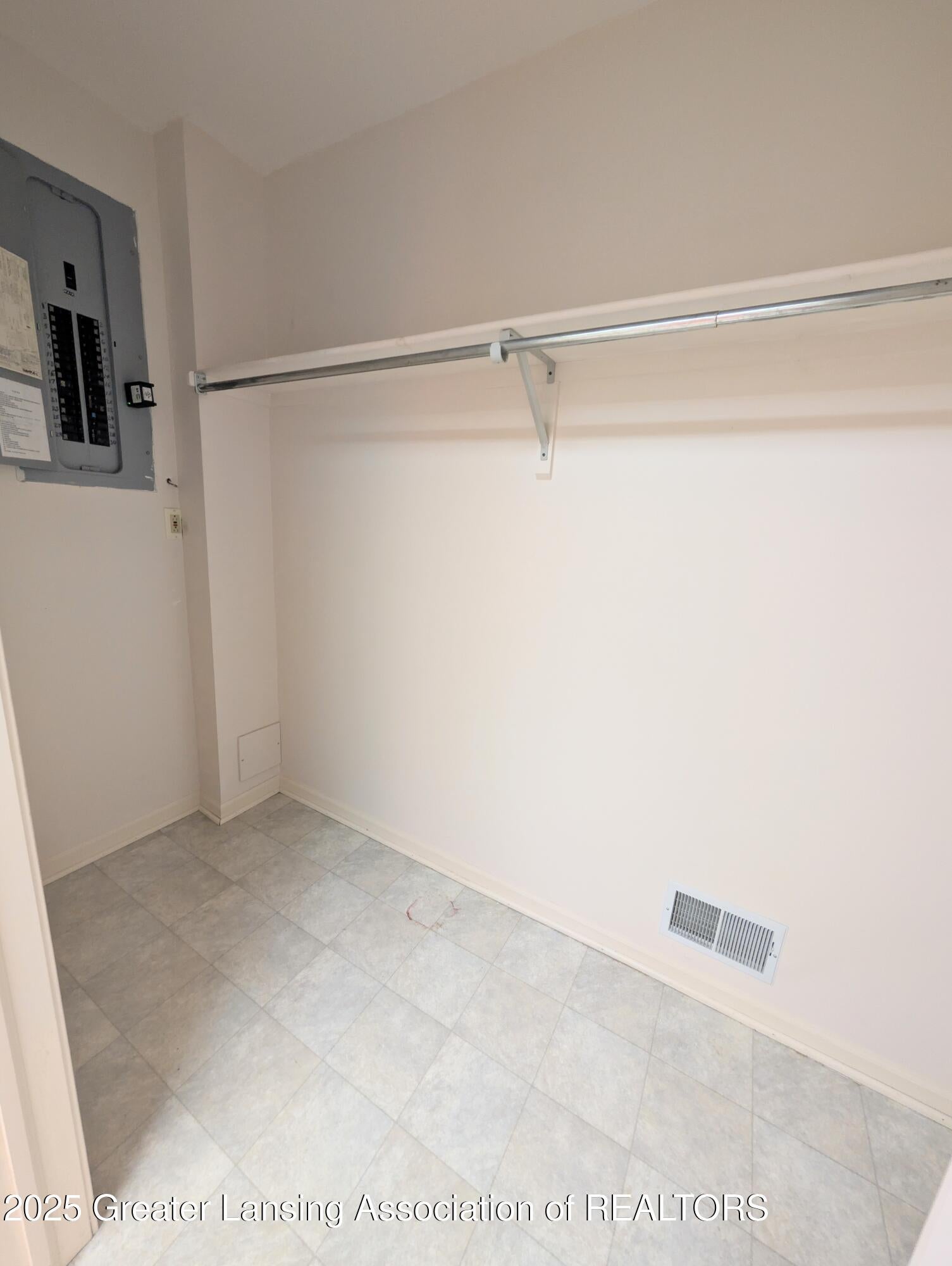 Haslett, Michigan, 48840, United States, 4 Bedrooms Bedrooms, ,4 BathroomsBathrooms,Residential,For Sale,1988994