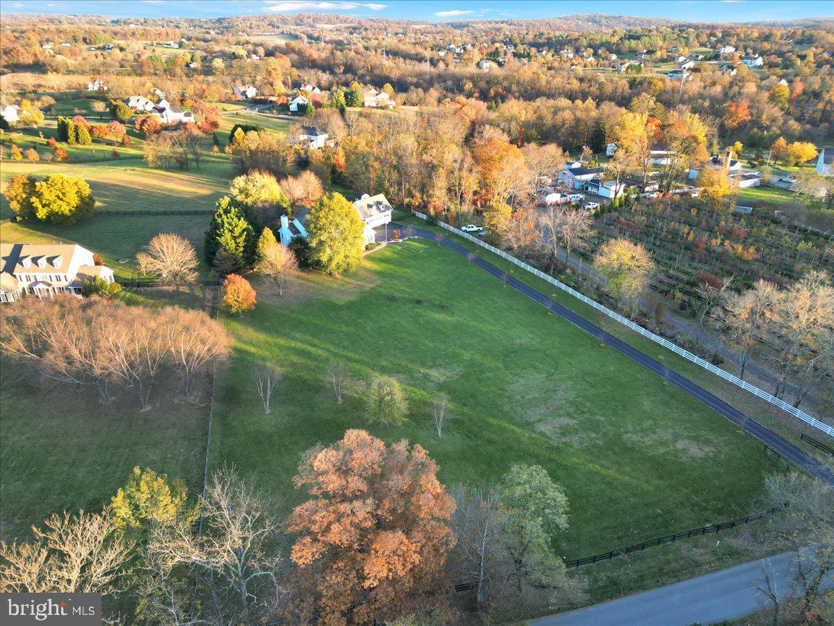 Hamilton, Virginia, 20158, United States, 4 Bedrooms Bedrooms, ,5 BathroomsBathrooms,Residential,For Sale,1987096