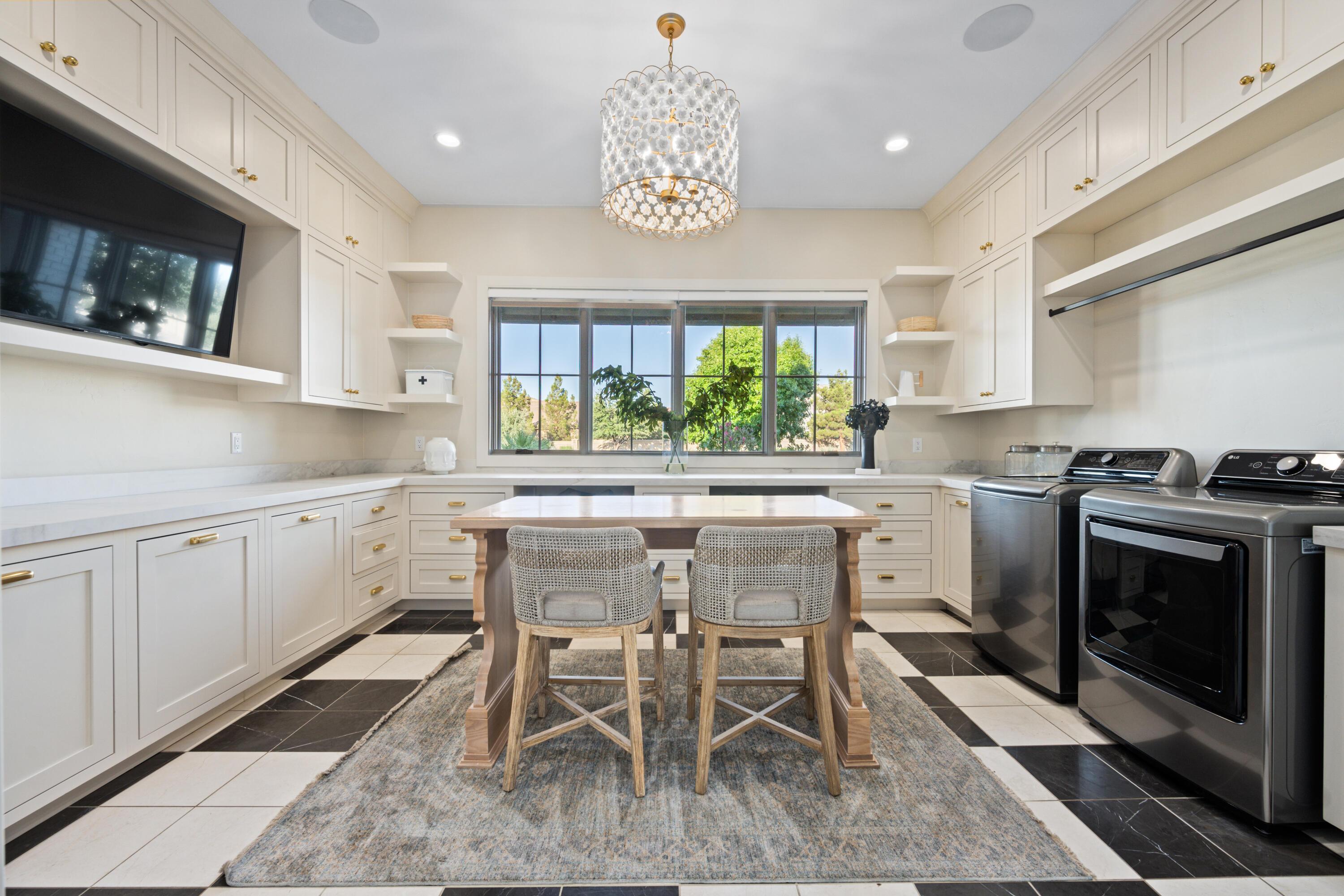 Washington, Utah, 84780, United States, 5 Bedrooms Bedrooms, ,6 BathroomsBathrooms,Residential,For Sale,1981729