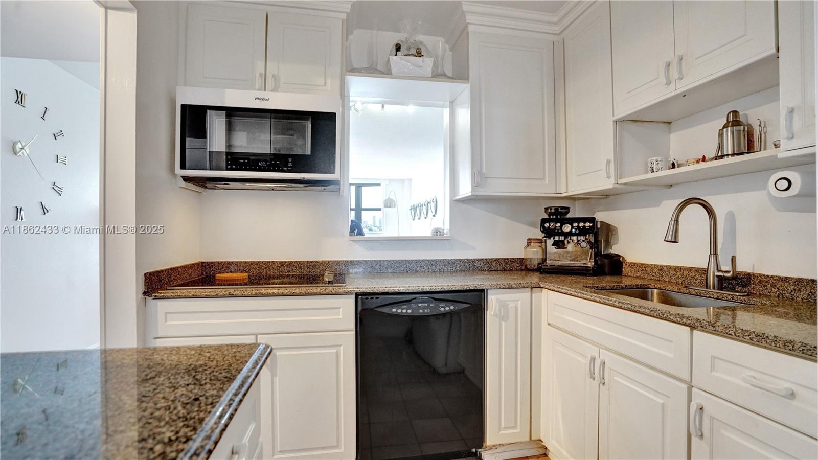 Miami Beach, Florida, 33139, United States, 2 Bedrooms Bedrooms, ,2 BathroomsBathrooms,Residential,For Sale,1925367