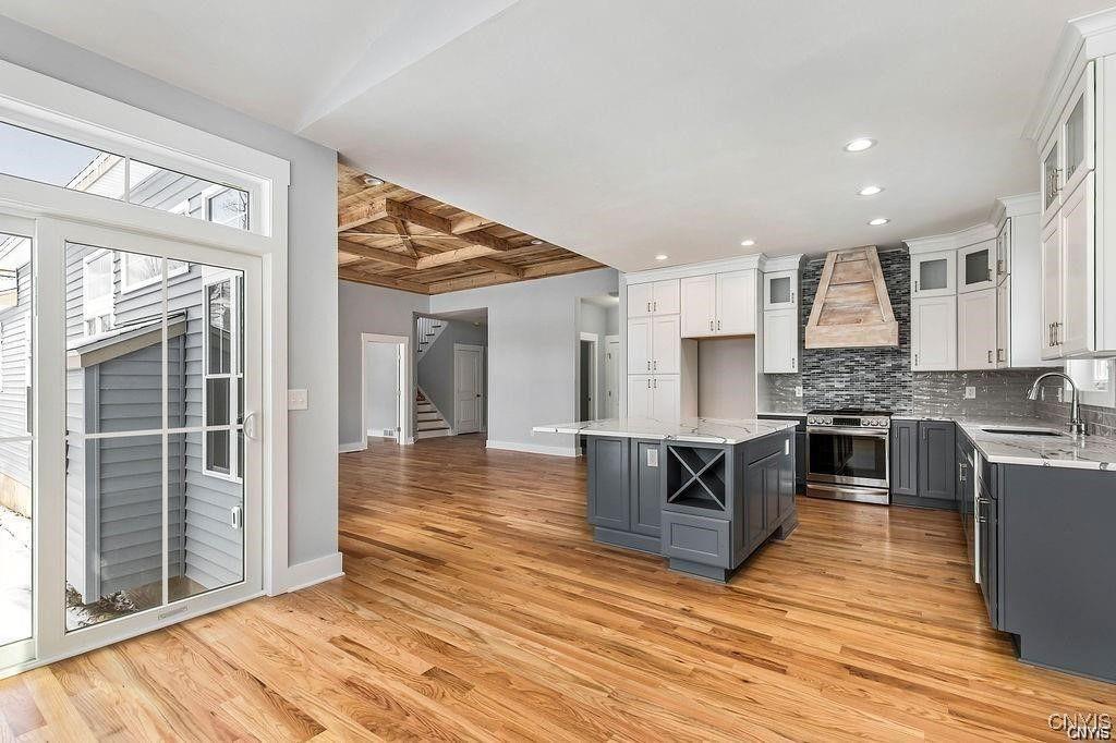 Syracuse, New York, 13215, United States, 3 Bedrooms Bedrooms, ,3 BathroomsBathrooms,Residential,For Sale,1846981