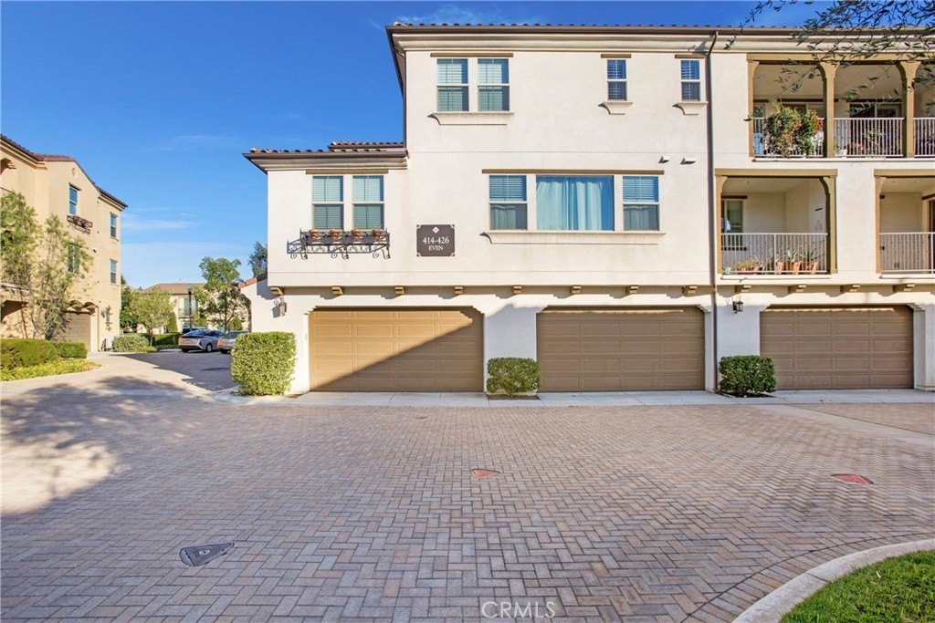 Brea, California, 92823, United States, 2 Bedrooms Bedrooms, ,2 BathroomsBathrooms,Residential,For Sale,1939924