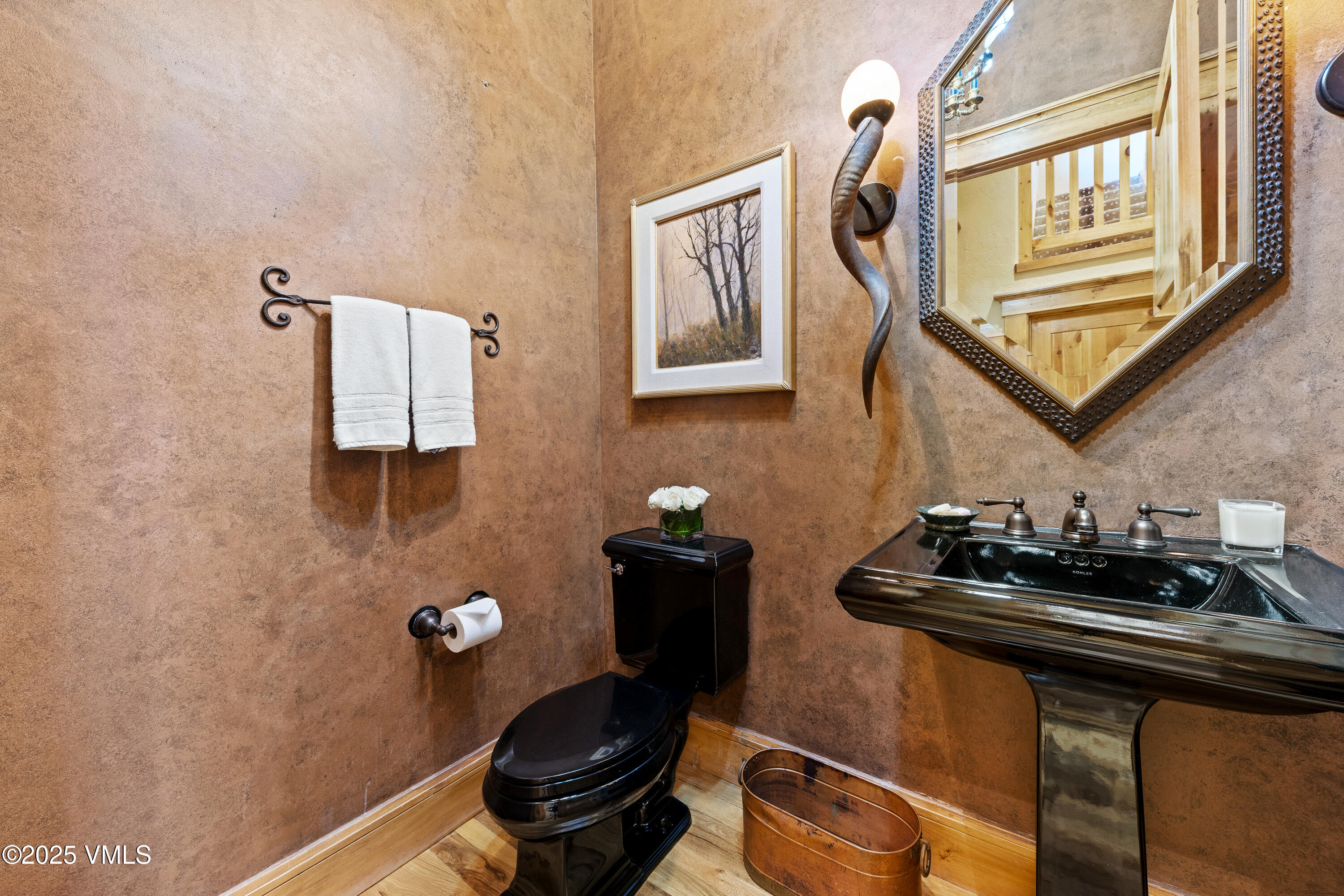 Edwards, Colorado, 81632, United States, 5 Bedrooms Bedrooms, ,6 BathroomsBathrooms,Residential,For Sale,1901108