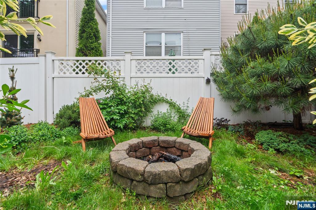 Jersey City, New Jersey, 07307, United States, 3 Bedrooms Bedrooms, ,2 BathroomsBathrooms,Residential,For Sale,1918659