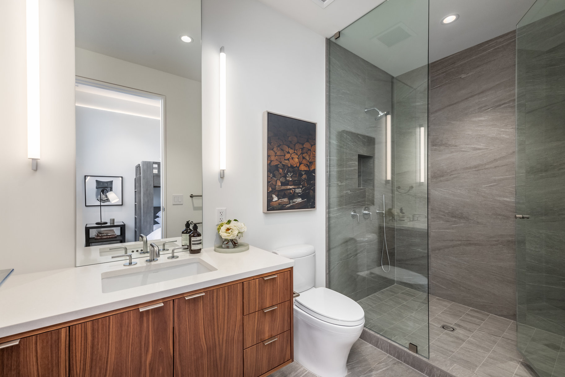  Furnished 5-bedroom Penthouse at Founder