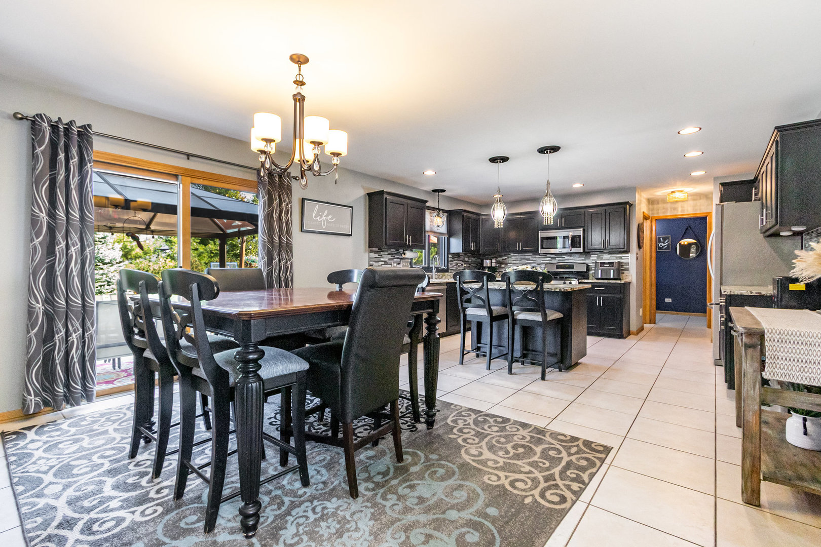 Frankfort, Illinois, 60423, United States, 4 Bedrooms Bedrooms, ,3 BathroomsBathrooms,Residential,For Sale,1985651