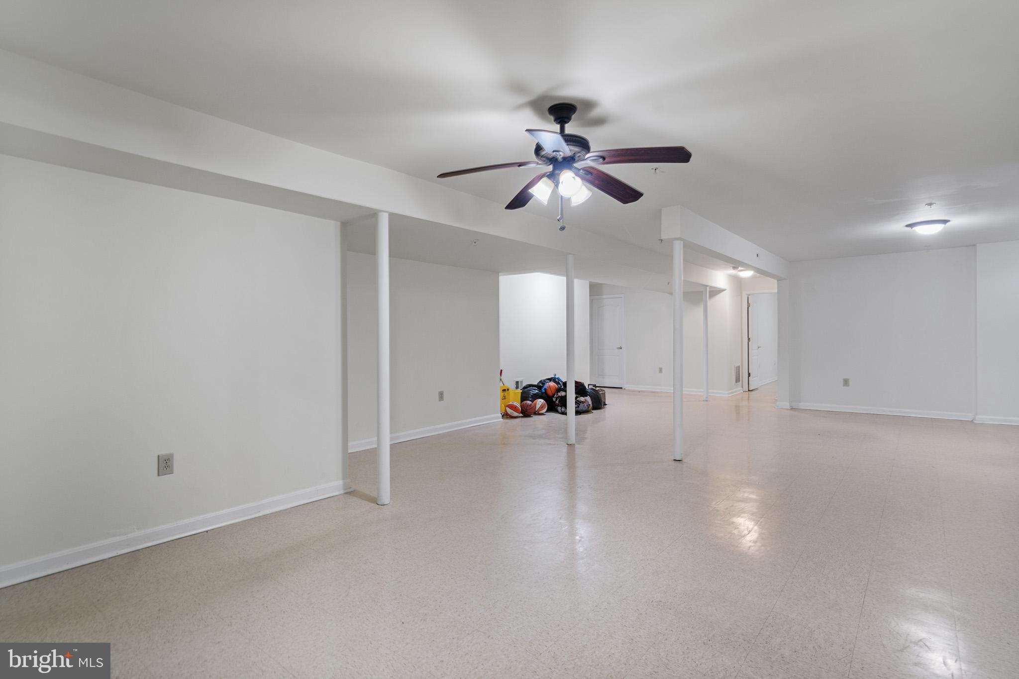 Clinton, Maryland, 20735, United States, 5 Bedrooms Bedrooms, ,4 BathroomsBathrooms,Residential,For Sale,2005620