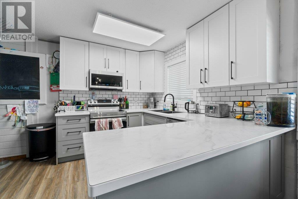 SICAMOUS, British Columbia, V0E 2V0, CA, 4 Bedrooms Bedrooms, ,2 BathroomsBathrooms,Residential,For Sale,1838473