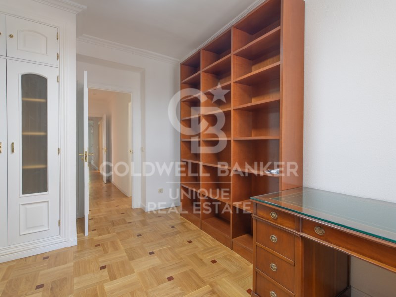 Madrid, Comunidad de Madrid, ES, 5 Bedrooms Bedrooms, ,3 BathroomsBathrooms,Residential,For Sale,1847498