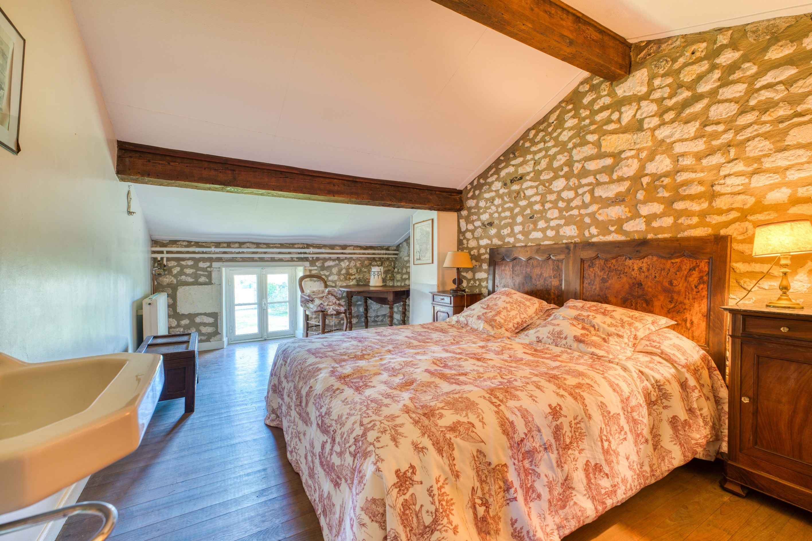  ELEGANT CHARACTER FARMHOUSE WITH INDEPENDENT HOUSE RENTED YEAR-ROUND ON EXPANSI… - 物件實景