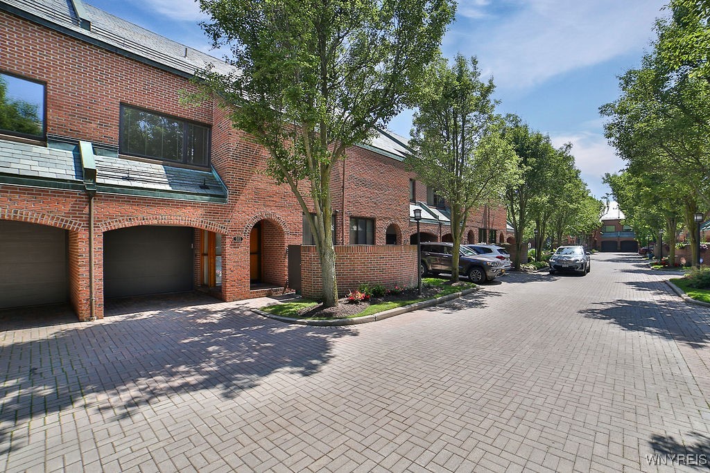 Buffalo, New York, 14202, United States, 3 Bedrooms Bedrooms, ,3 BathroomsBathrooms,Residential,For Sale,1976135