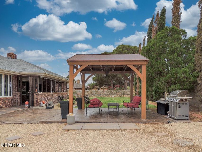 El Paso, Texas, 79935, United States, 4 Bedrooms Bedrooms, ,2 BathroomsBathrooms,Residential,For Sale,1923244
