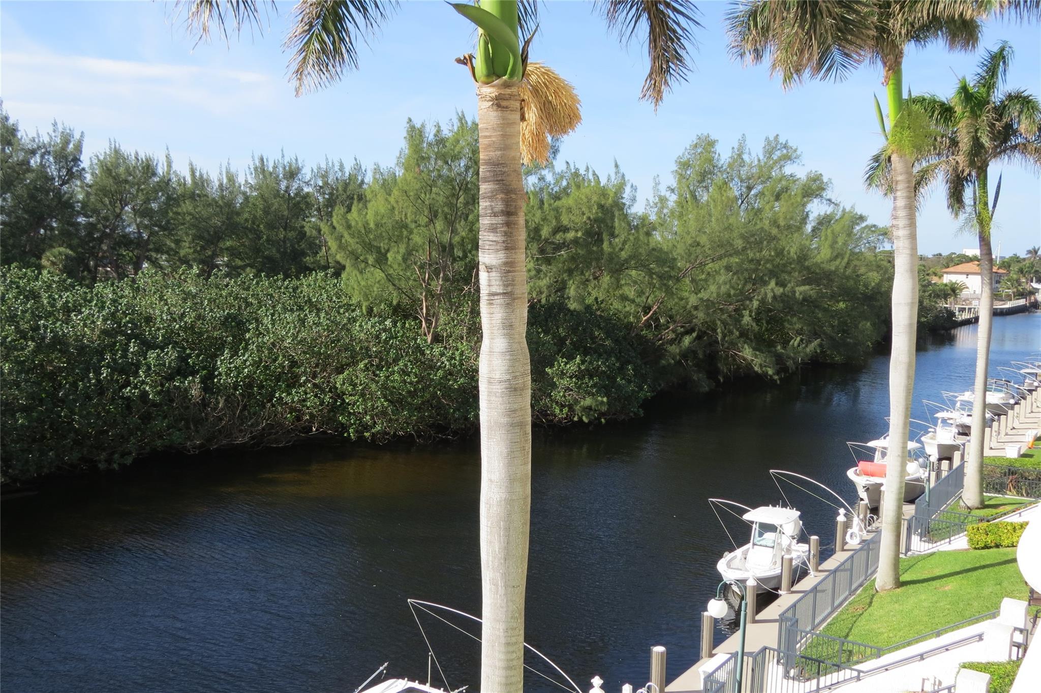Pompano Beach, Florida, 33062, United States, 2 Bedrooms Bedrooms, ,3 BathroomsBathrooms,Residential,For Sale,1915850