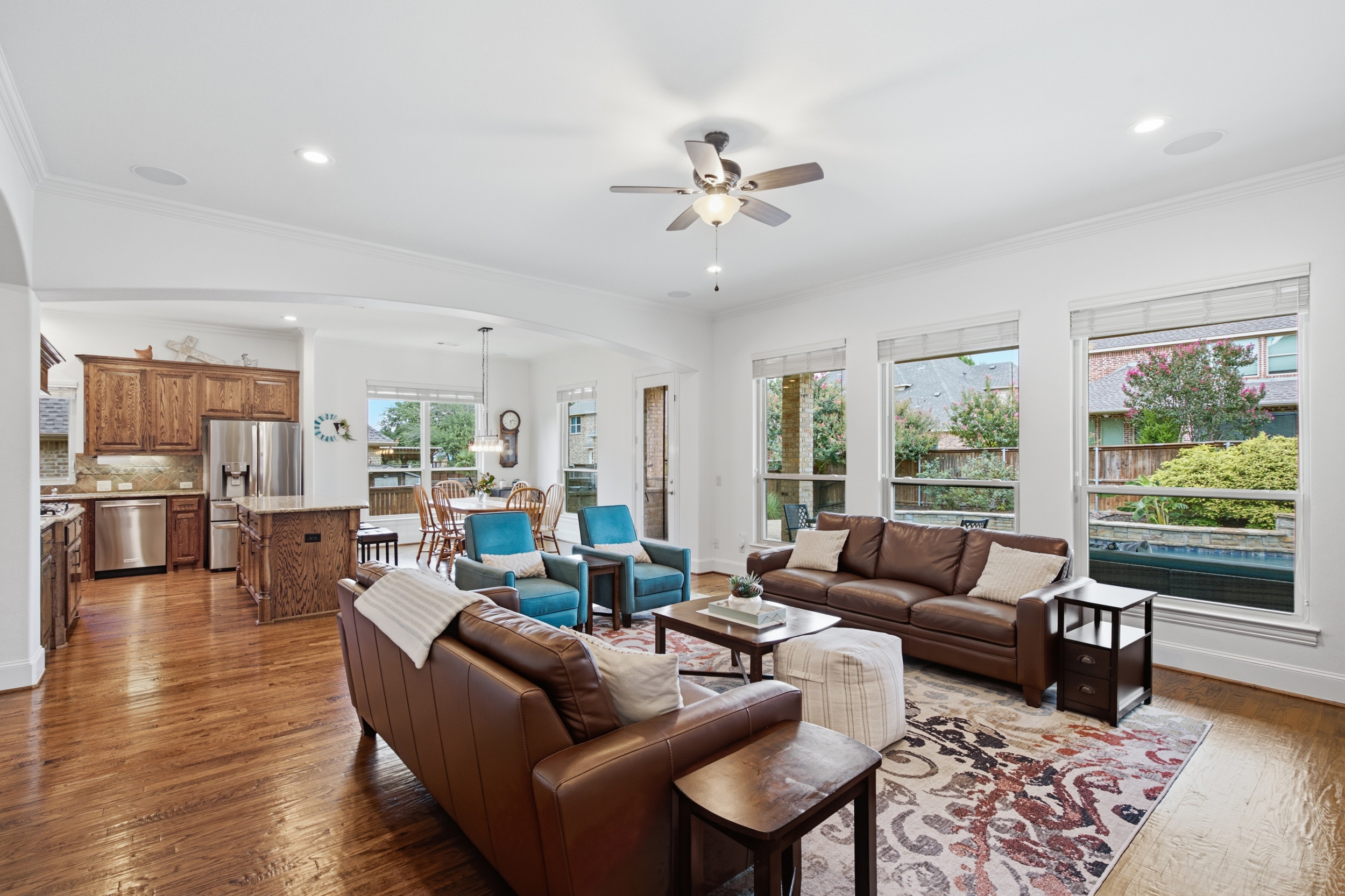  where  resort style living meets timeless design in lantana - 物件實景