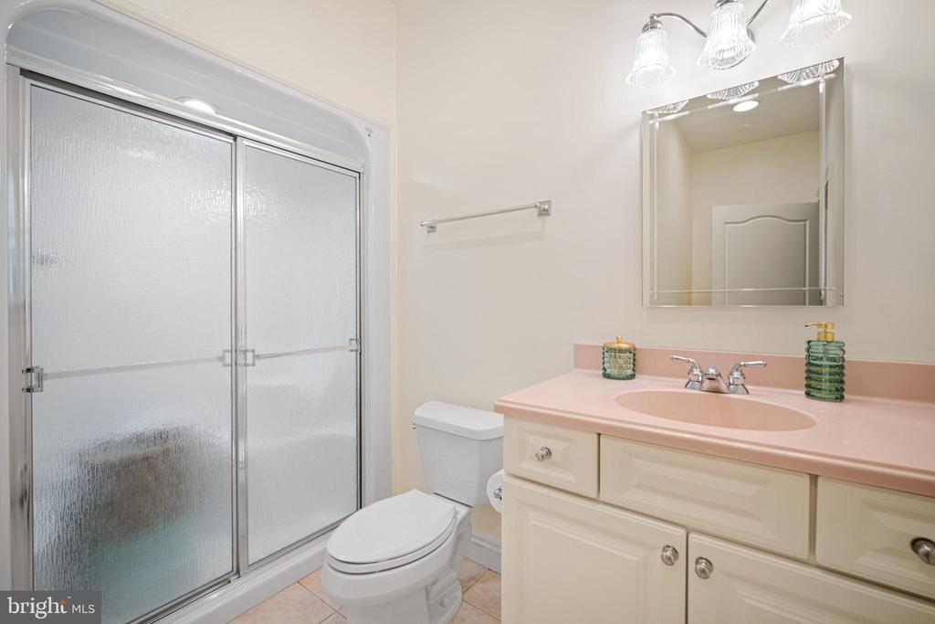 Hammonton, New Jersey, 08037, United States, 5 Bedrooms Bedrooms, ,5 BathroomsBathrooms,Residential,For Sale,1834534