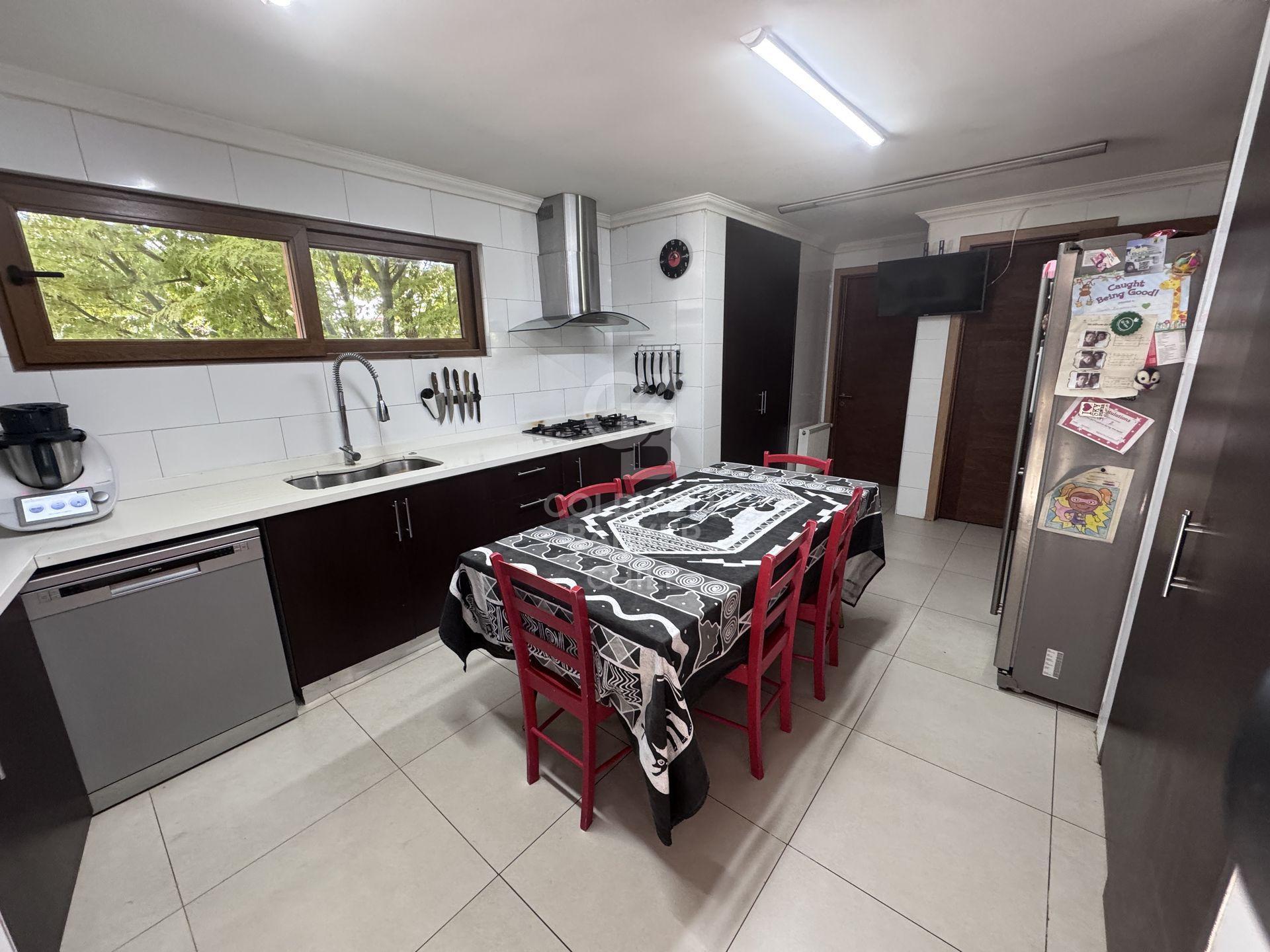 Colina, Chile, 4 Bedrooms Bedrooms, ,5 BathroomsBathrooms,Residential,For Sale,1777856