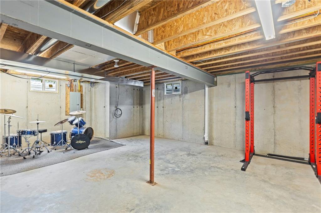 Kansas City, Kansas, 66103, United States, 3 Bedrooms Bedrooms, ,3 BathroomsBathrooms,Residential,For Sale,1906433